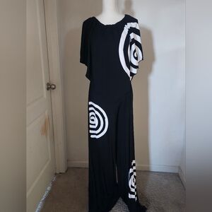 Chic Asymmetrical Black and White Jumpsiut